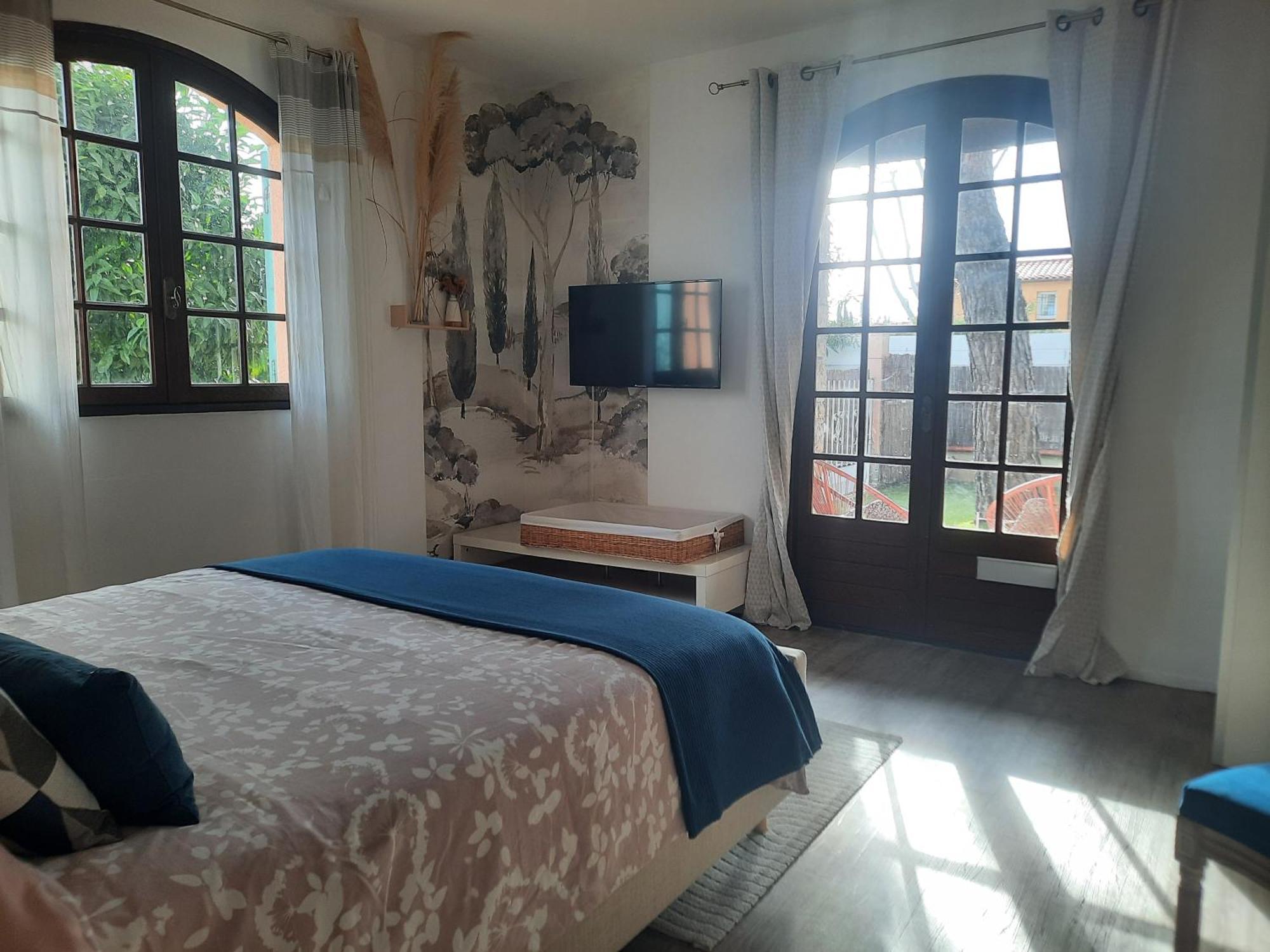 Domaine Des Pins * Saint-Esteve (Pyrenees-Orientales)